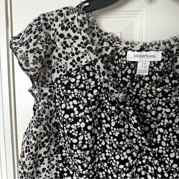 Motherhood Maternity black and white floral blouse, size XL - Picture 5 of 8